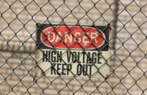 Elektrik Tehlikeleri: Elektrik Riskleri Nelerdir? Elektrik Tehlike İşareti